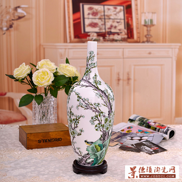景德鎮(zhèn)陶瓷花瓶擺件工藝品 春信梅花圖瓷器現(xiàn)代簡約裝飾禮品